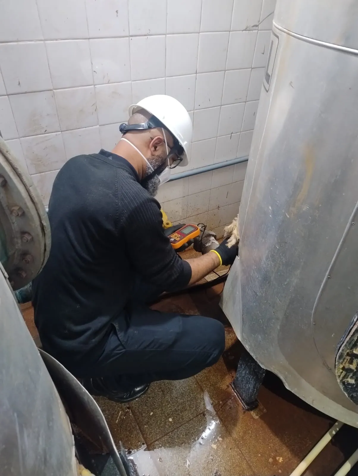 Vaso separador de fases com instrumentação de controle